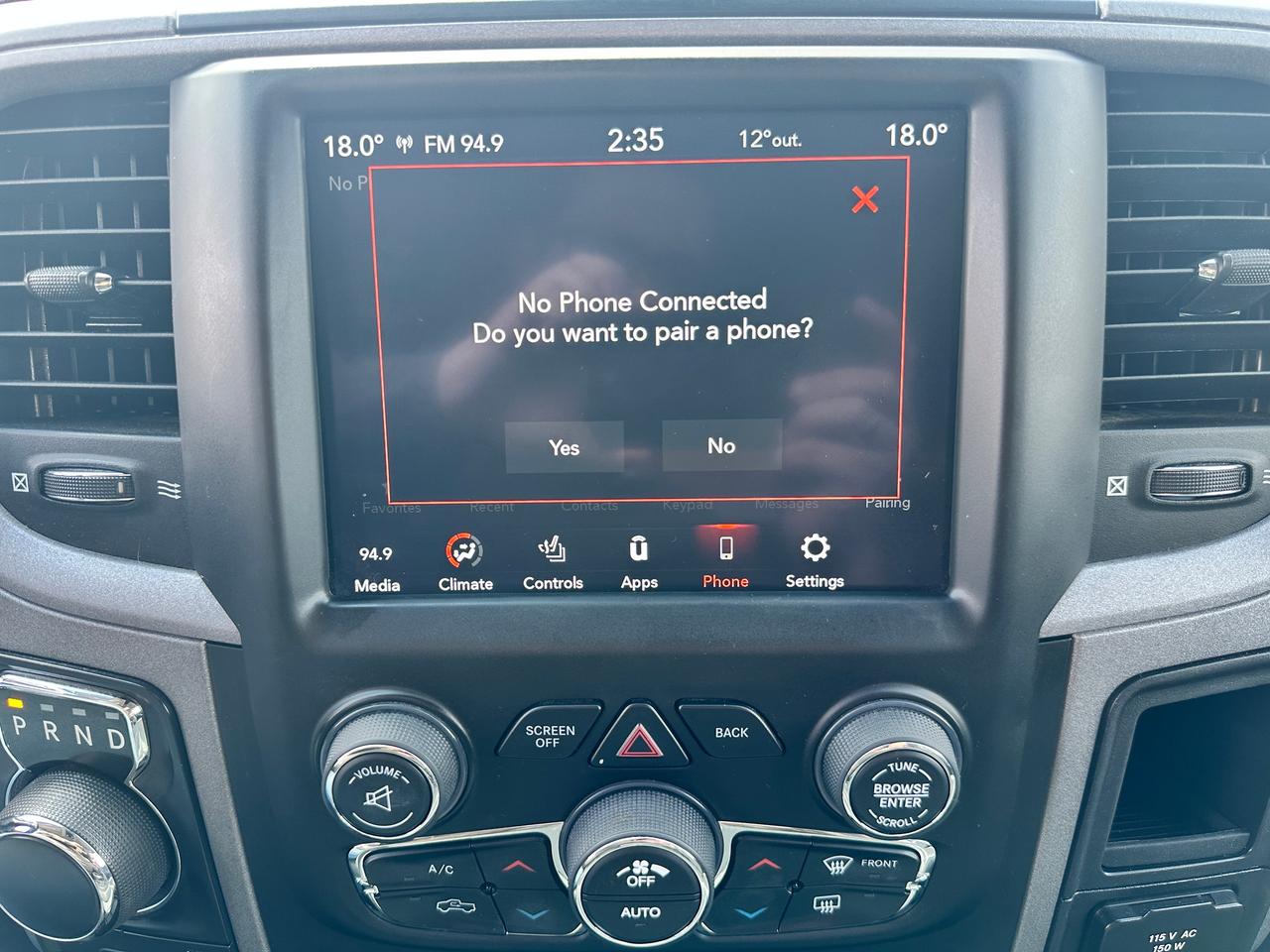2020 RAM 1500 Classic Express4x4Crew HEMI HTD-Cloth CarPlay RvCam Remote Photo