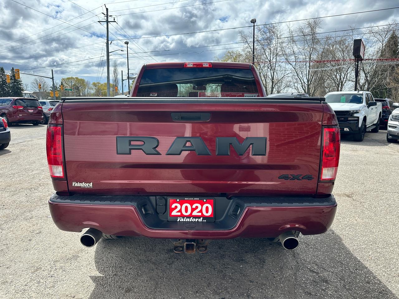 2020 RAM 1500 Classic Express4x4Crew HEMI HTD-Cloth CarPlay RvCam Remote Photo3
