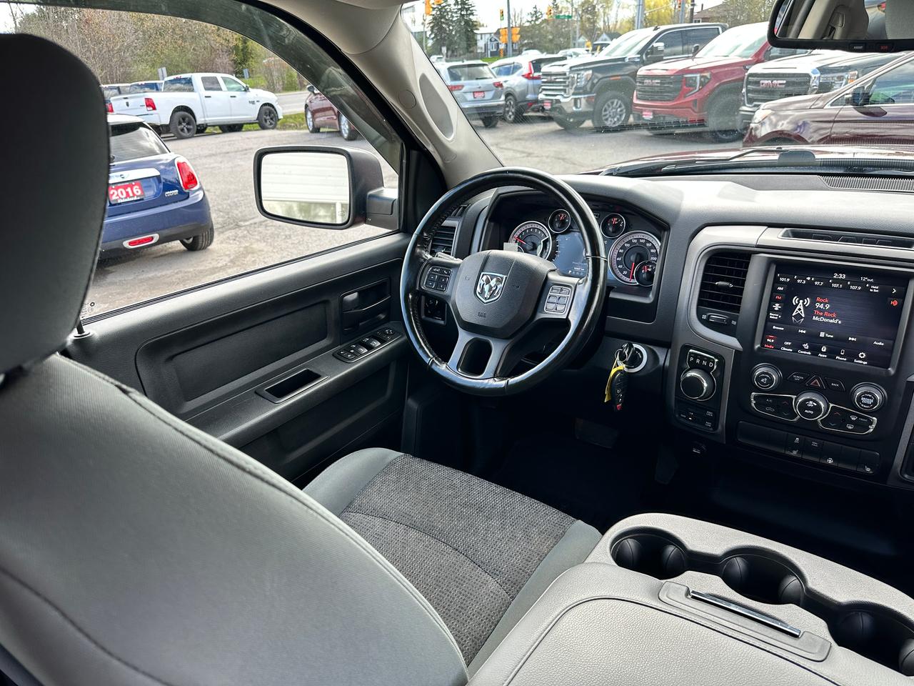 2020 RAM 1500 Classic Express4x4Crew HEMI HTD-Cloth CarPlay RvCam Remote Photo