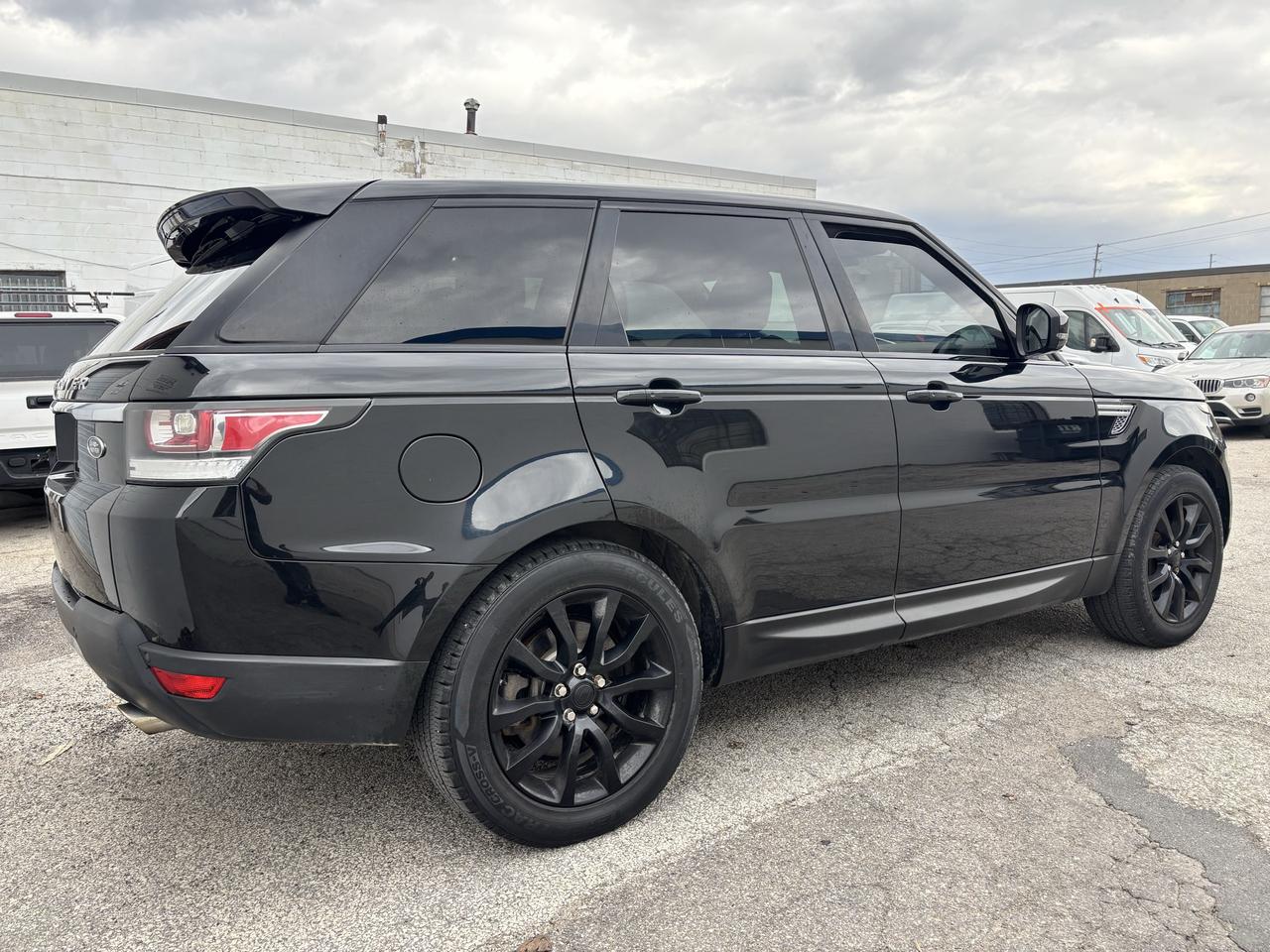 2015 Land Rover Range Rover Sport V6 HSE Photo