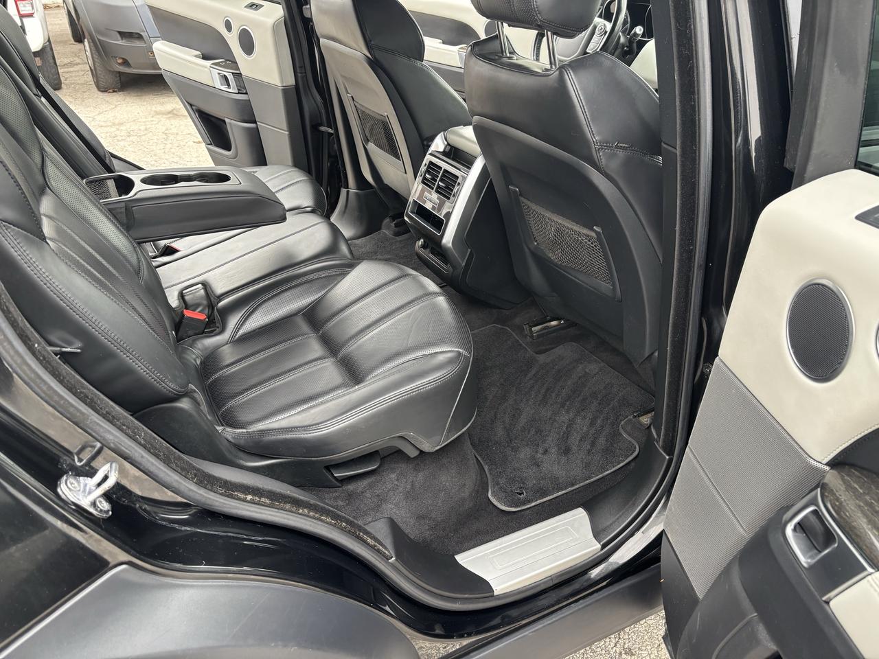 2015 Land Rover Range Rover Sport V6 HSE - Photo #18