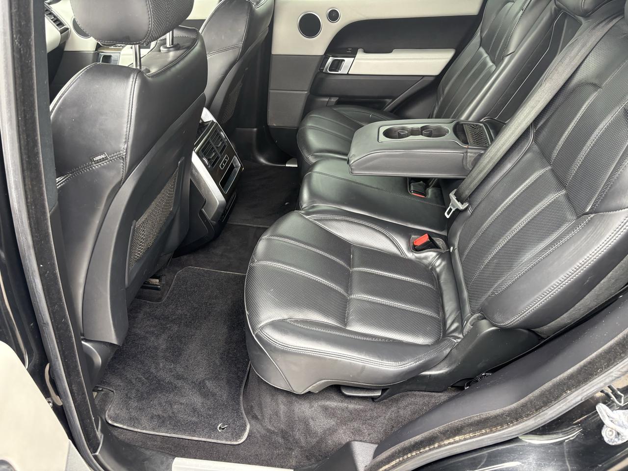 2015 Land Rover Range Rover Sport V6 HSE Photo