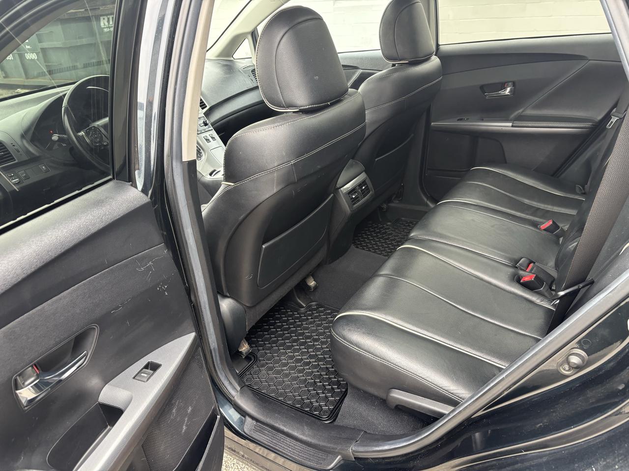 2013 Toyota Venza AWD/V6 Photo