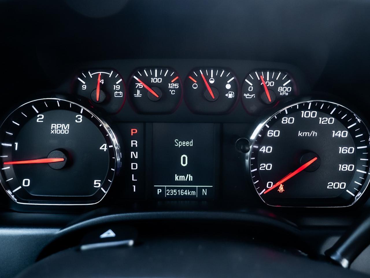 2018 Chevrolet Silverado 2500 4WD Crew CAB Photo16