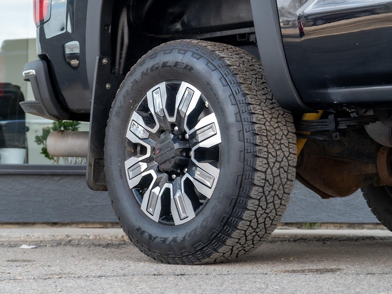 2018 Chevrolet Silverado 2500 4WD Crew CAB Photo25