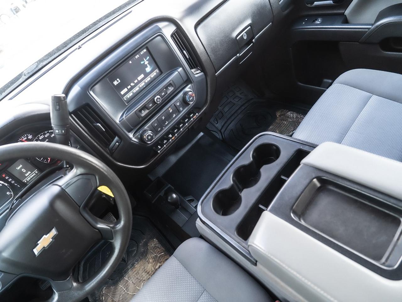 2018 Chevrolet Silverado 2500 4WD Crew CAB Photo9