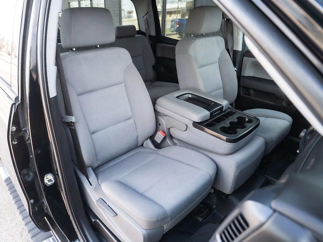 2018 Chevrolet Silverado 2500 4WD Crew CAB Photo20