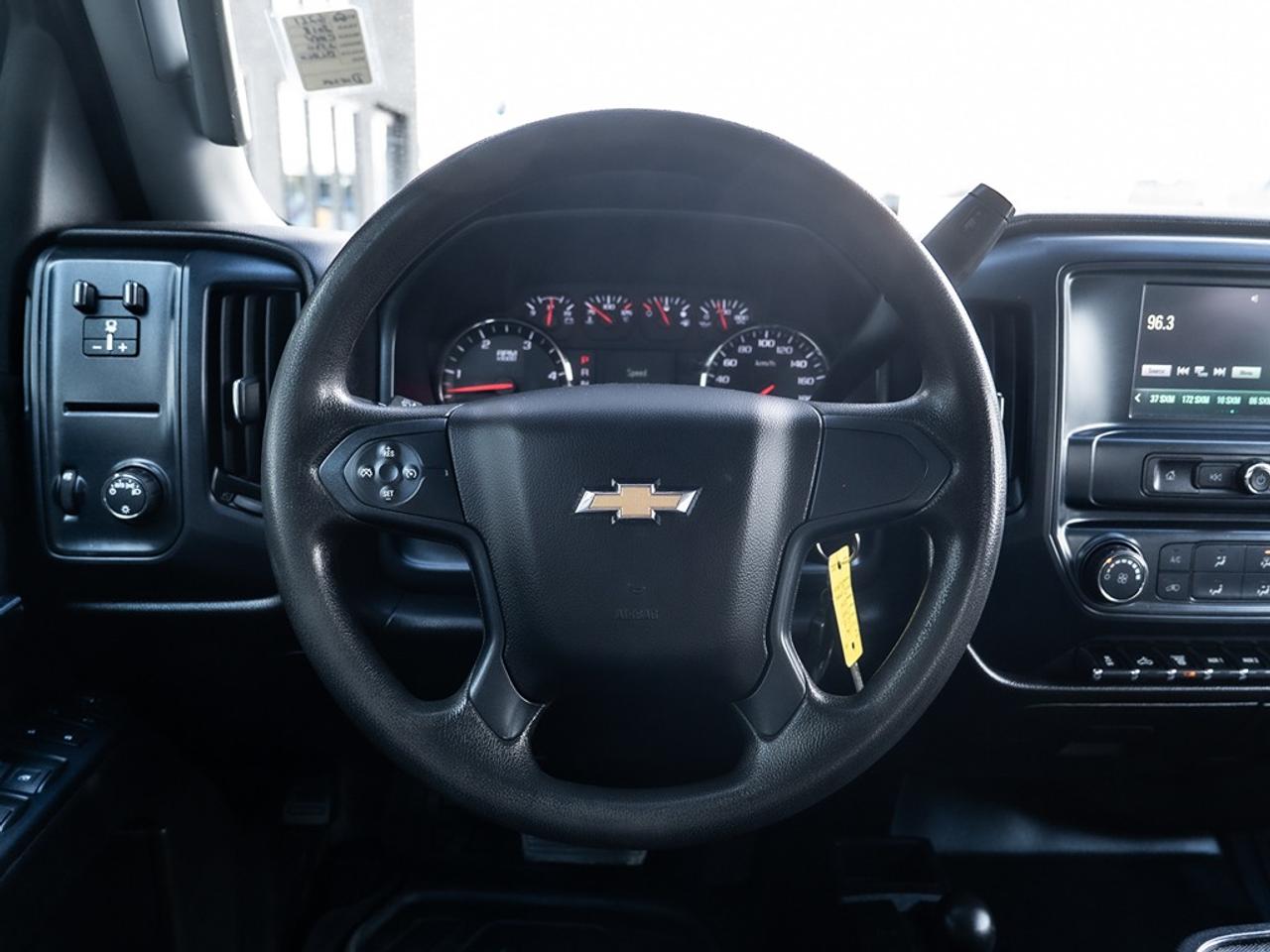 2018 Chevrolet Silverado 2500 4WD Crew CAB Photo10