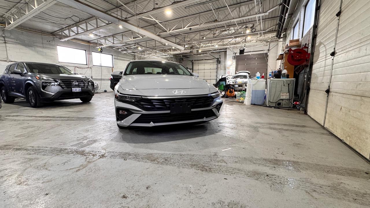 2024 Hyundai Elantra SEL Photo