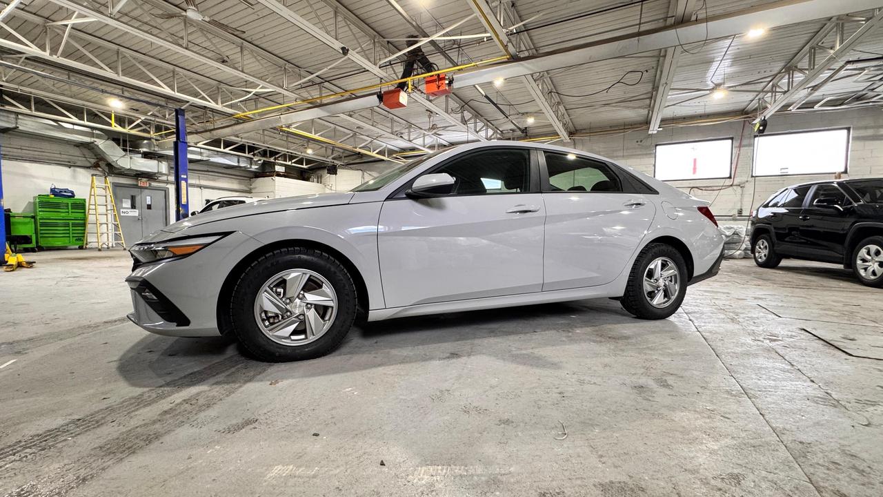 2024 Hyundai Elantra SEL Photo