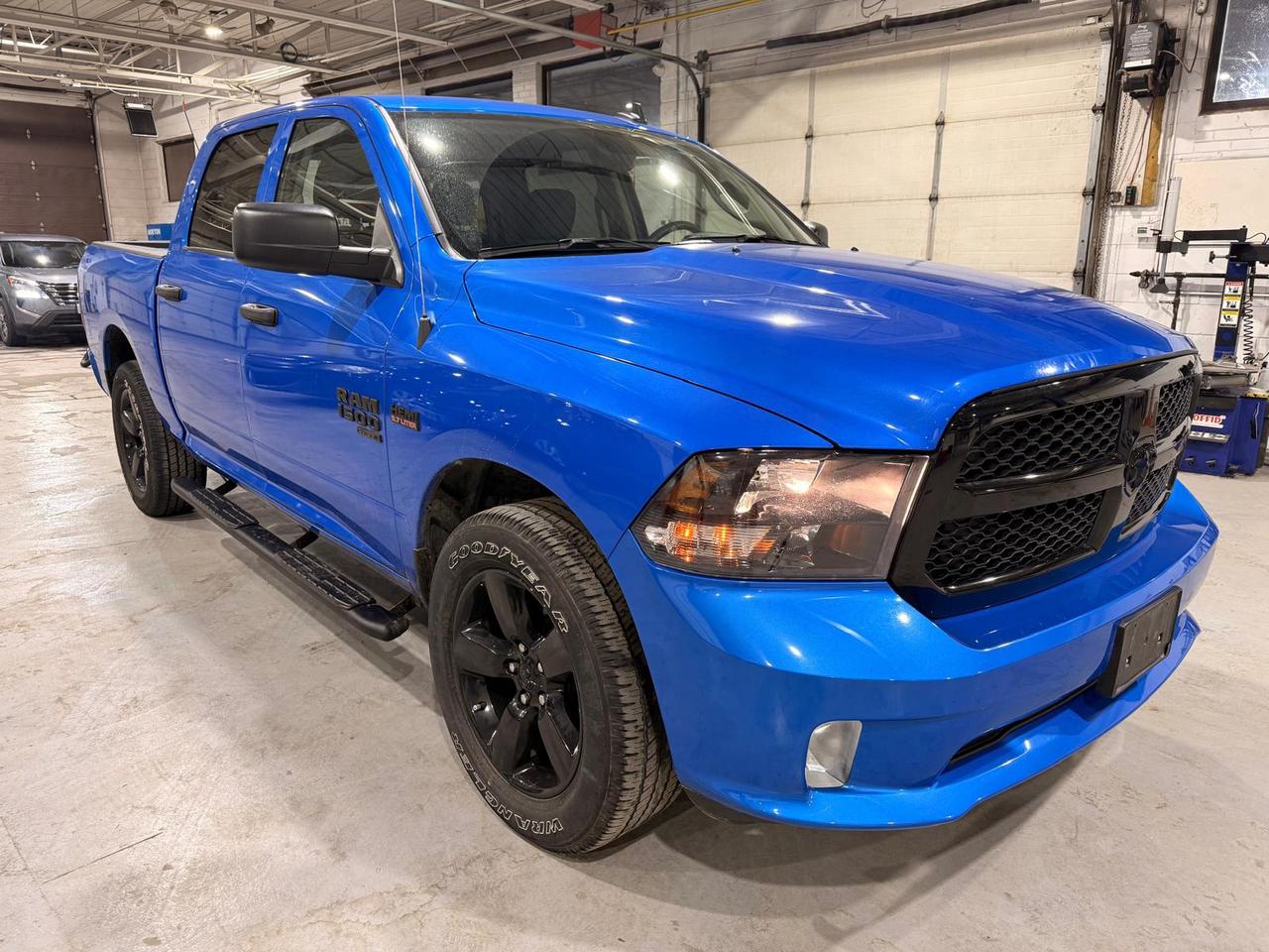 2023 RAM 1500 Classic TRADESMAN Photo0