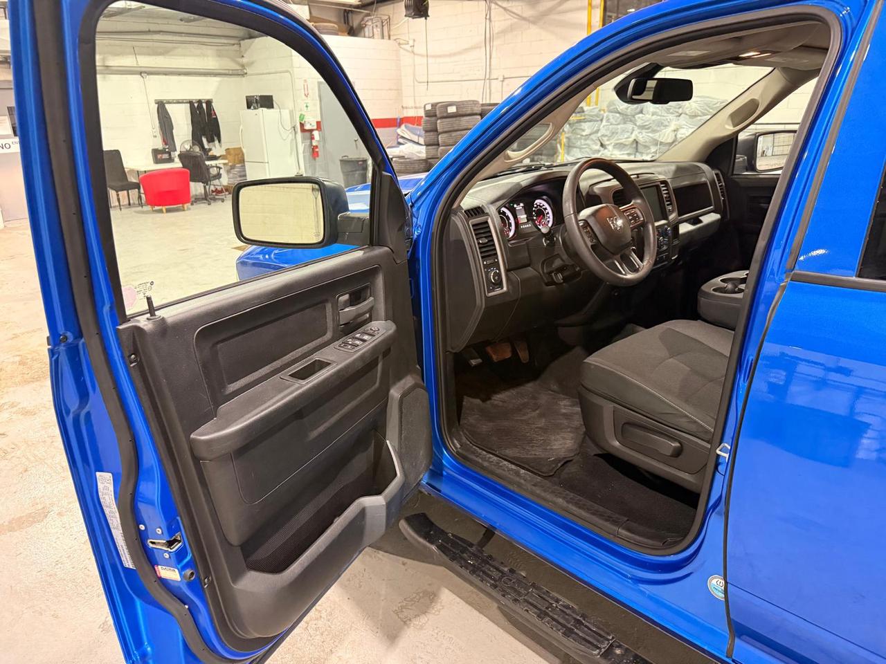 2023 RAM 1500 Classic TRADESMAN Photo
