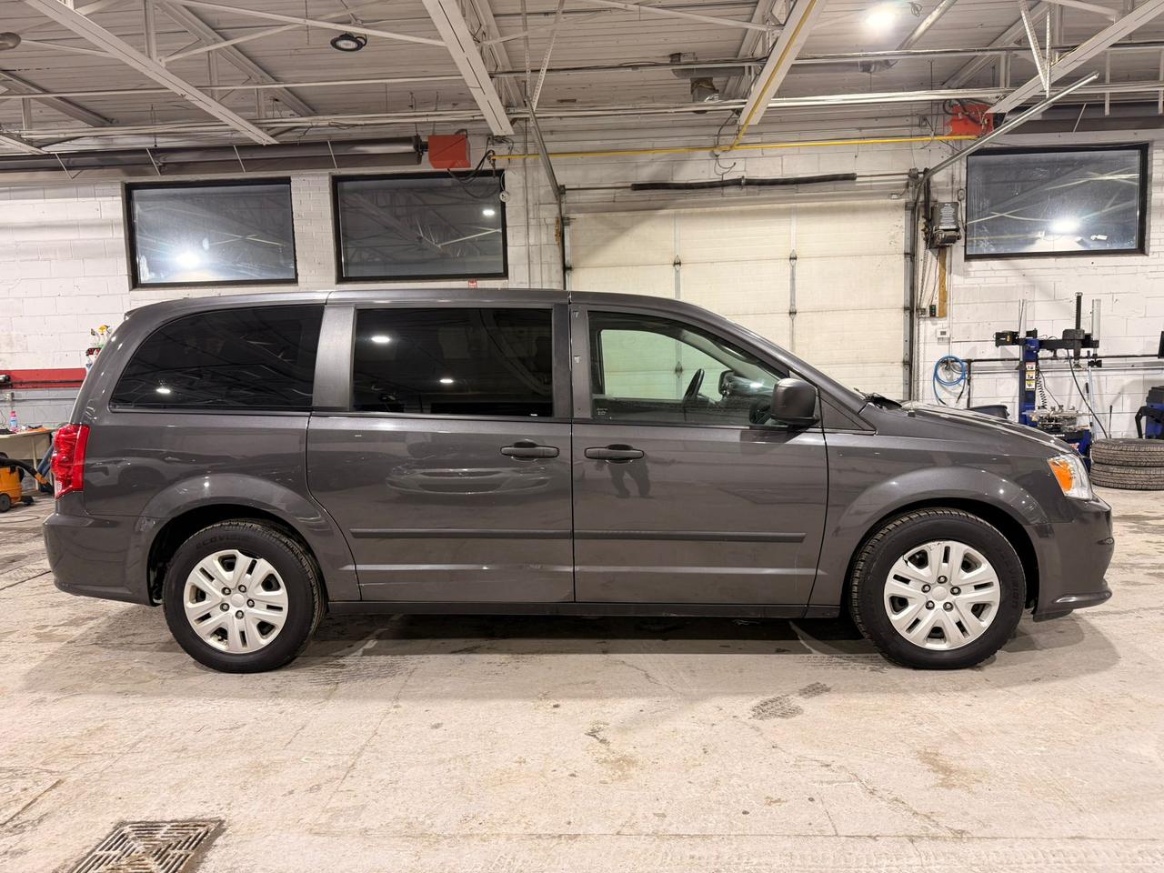 2015 Dodge Grand Caravan SE Photo