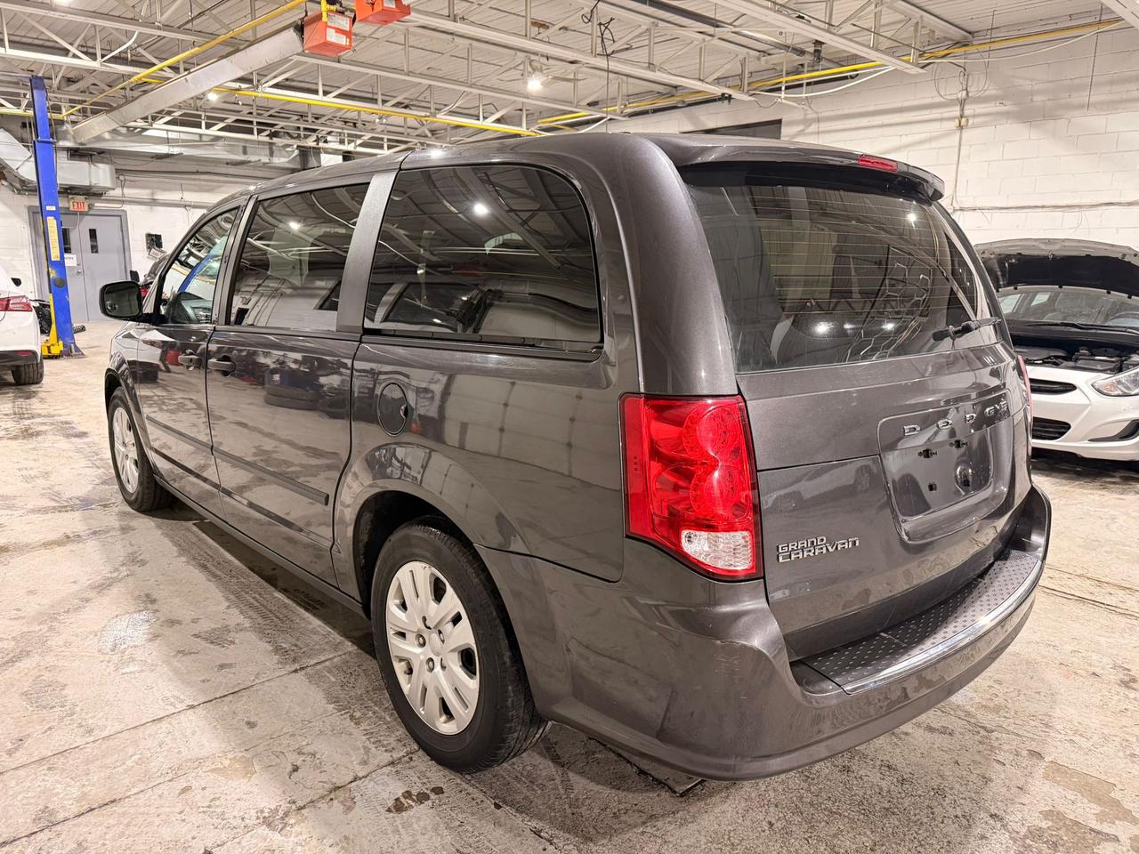 2015 Dodge Grand Caravan SE Photo