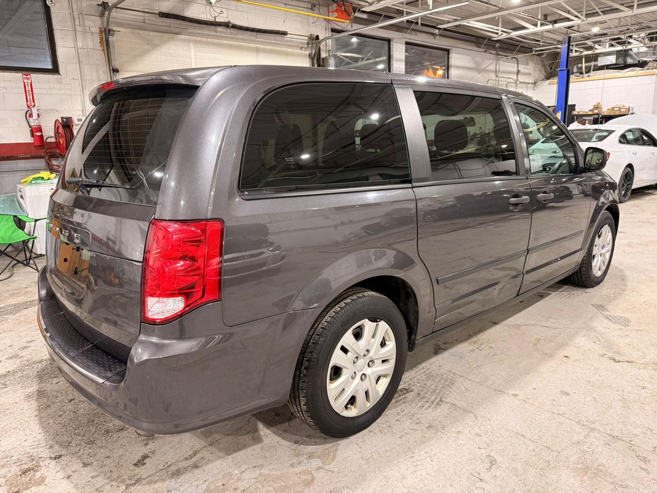 2015 Dodge Grand Caravan SE Photo