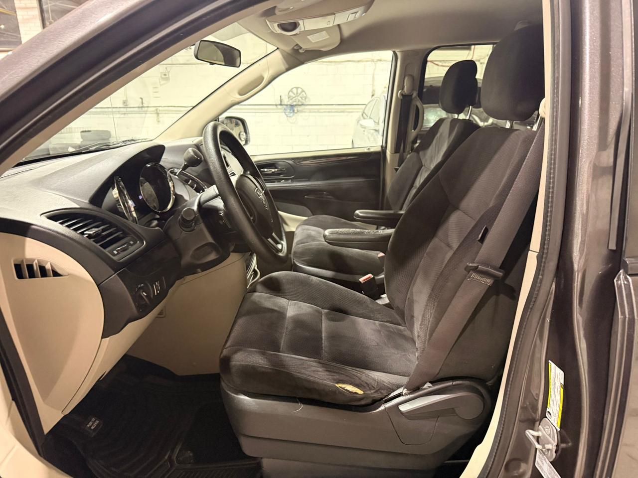 2015 Dodge Grand Caravan SE Photo