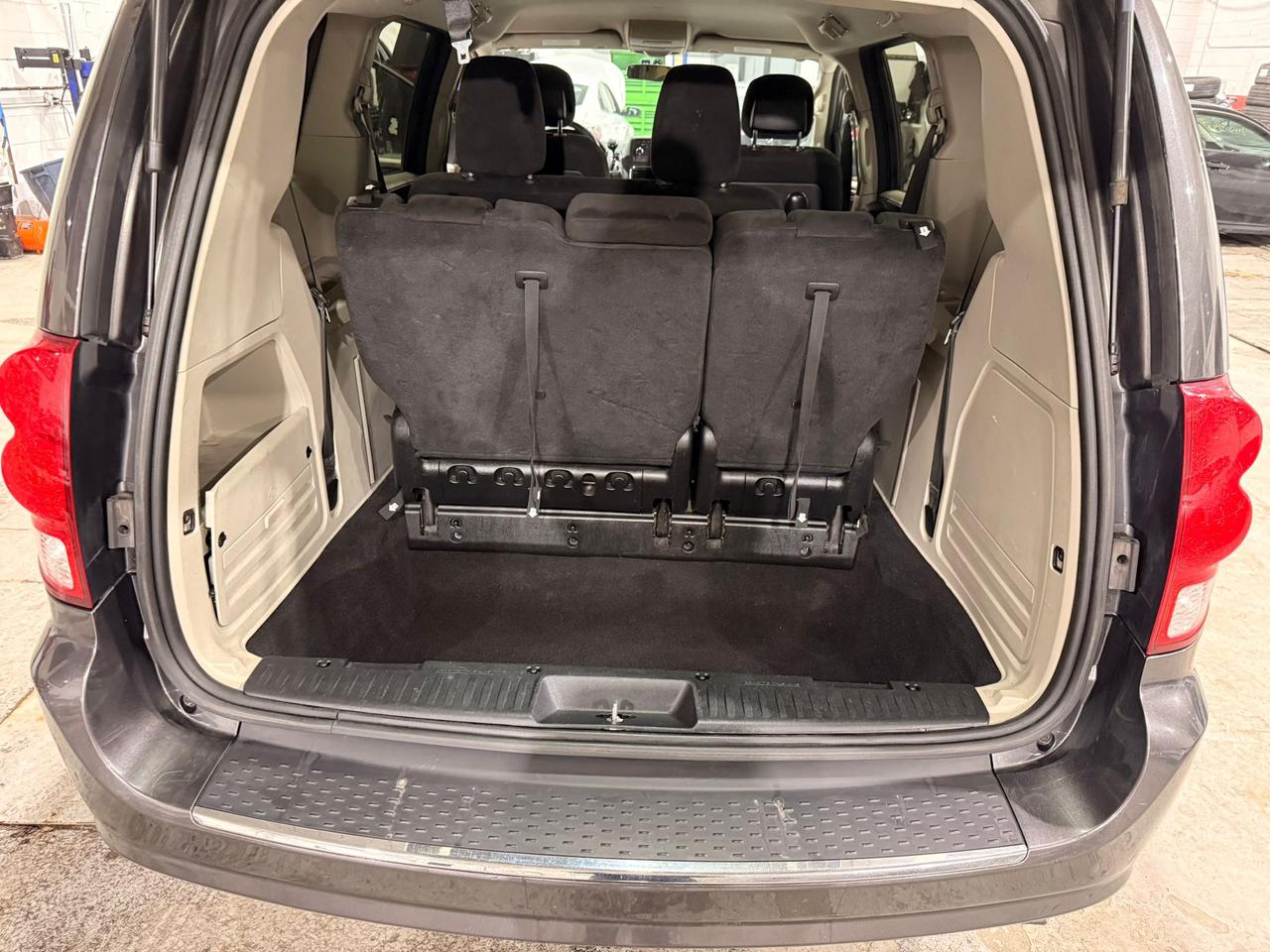 2015 Dodge Grand Caravan SE Photo