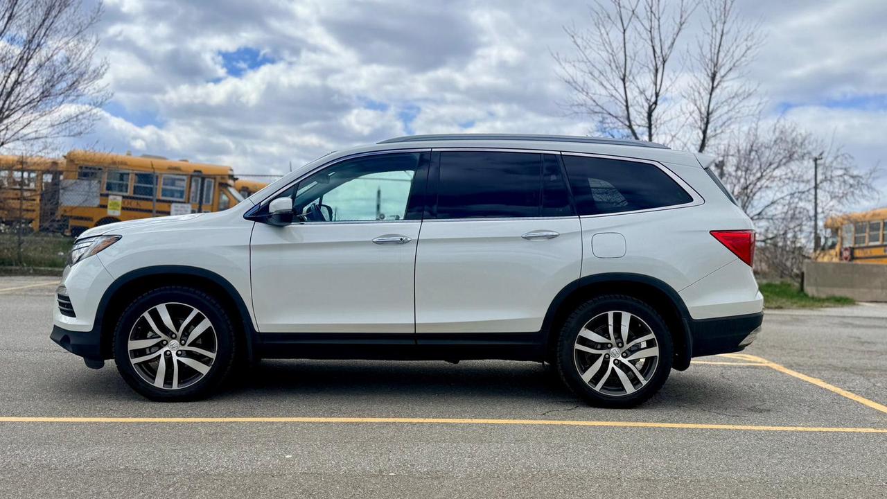 2017 Honda Pilot Touring Photo