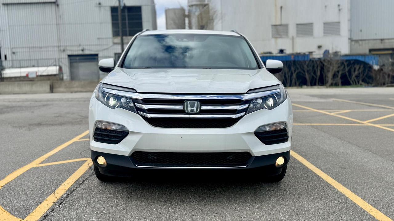 2017 Honda Pilot Touring Photo