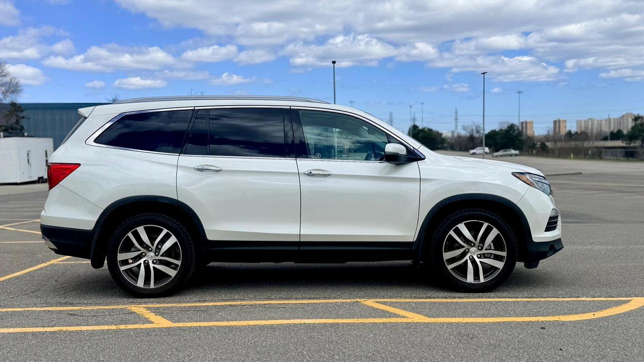 2017 Honda Pilot Touring Photo