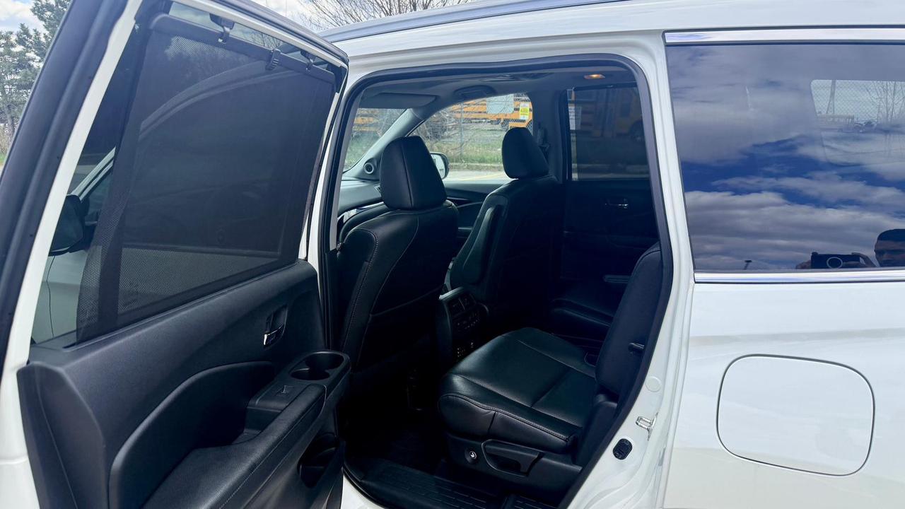 2017 Honda Pilot Touring Photo