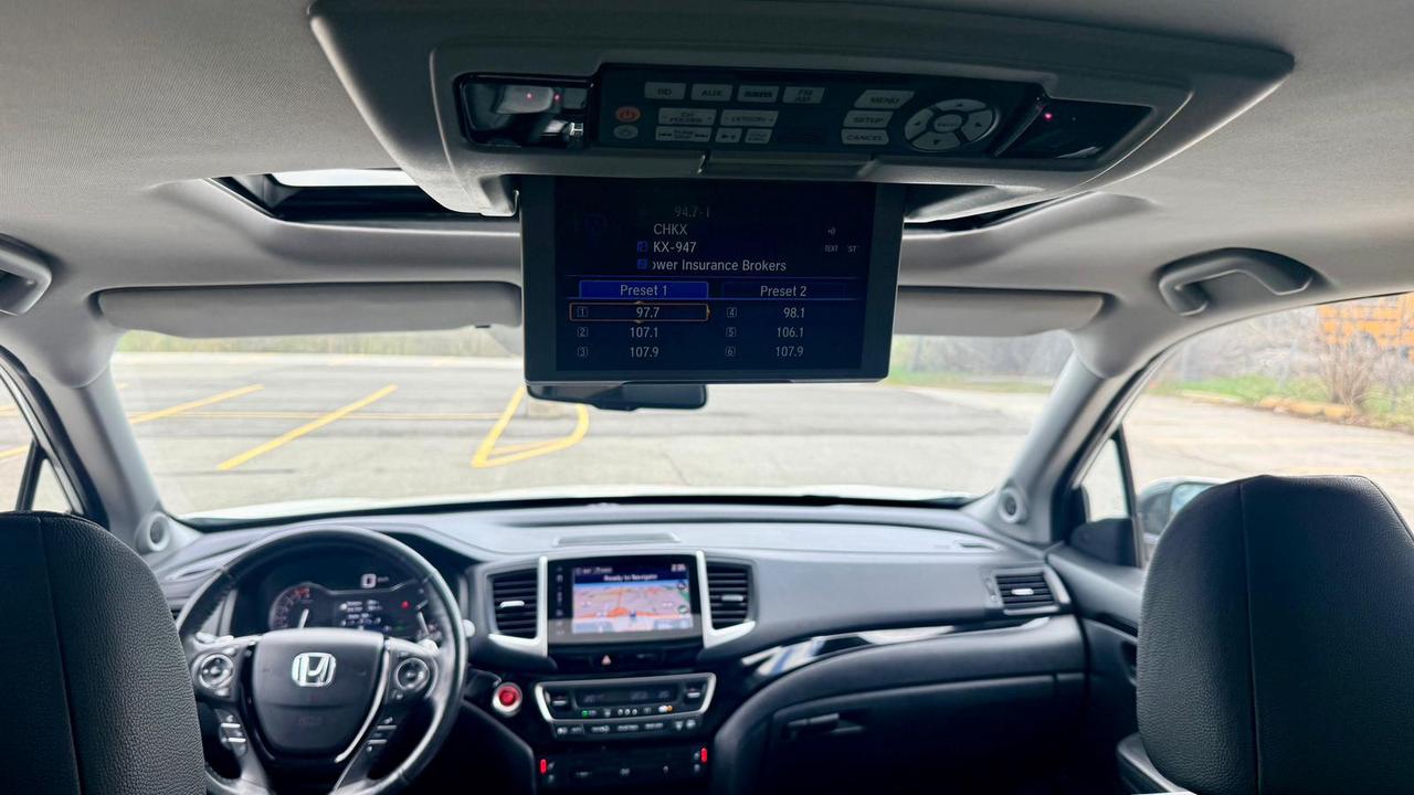 2017 Honda Pilot Touring Photo