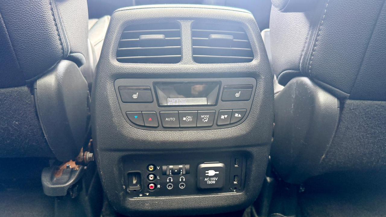 2017 Honda Pilot Touring Photo