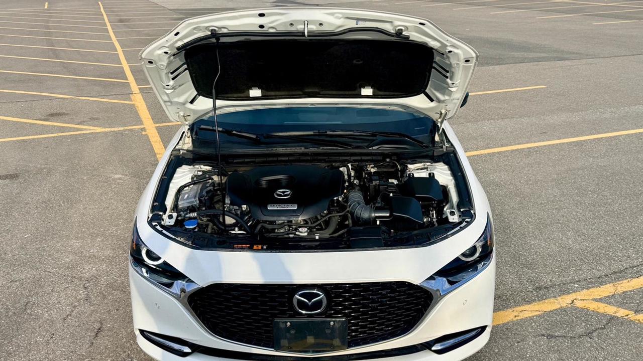 2024 Mazda MAZDA3 GT Photo