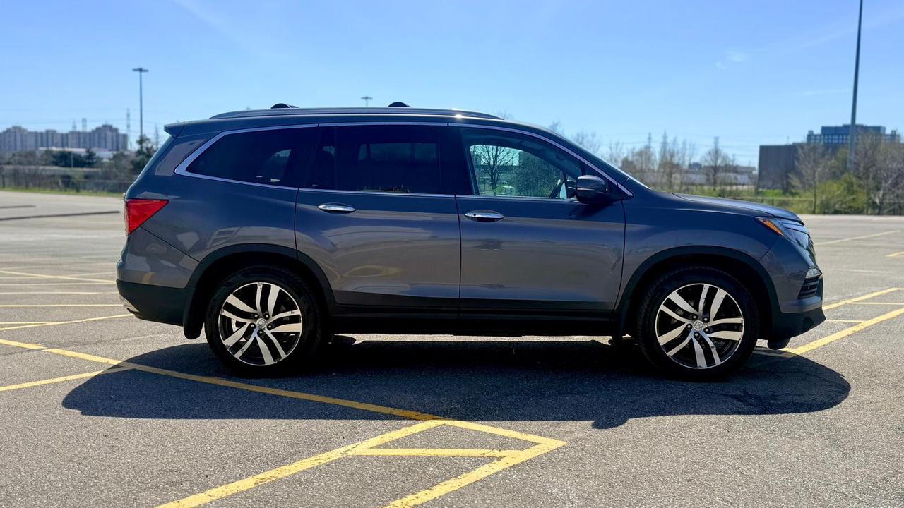 2017 Honda Pilot Touring Photo