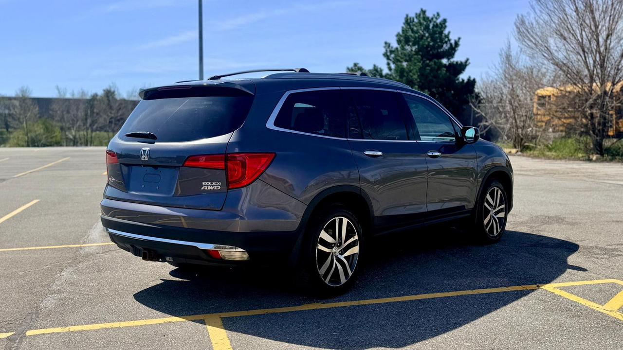 2017 Honda Pilot Touring Photo
