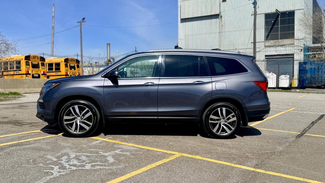 2017 Honda Pilot Touring Photo