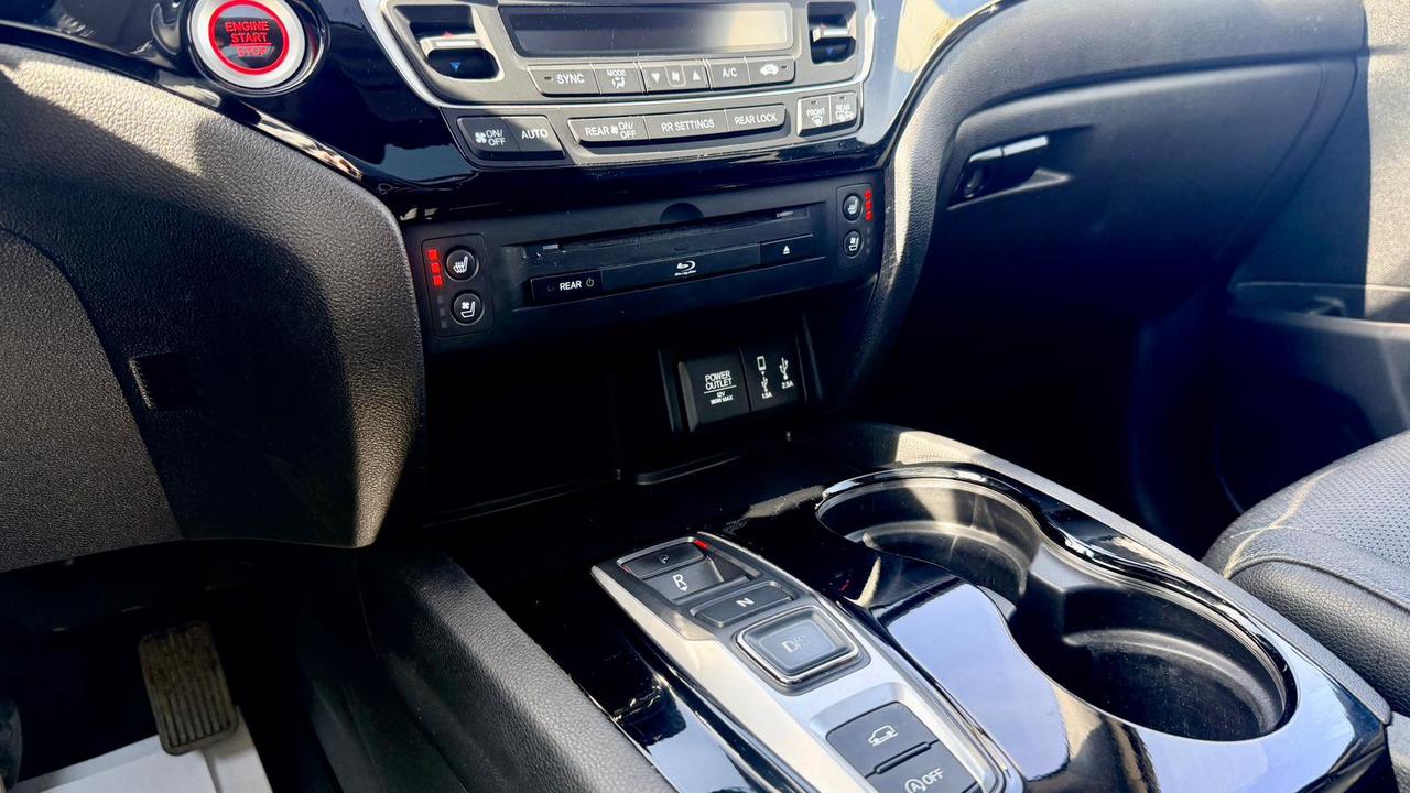 2017 Honda Pilot Touring Photo