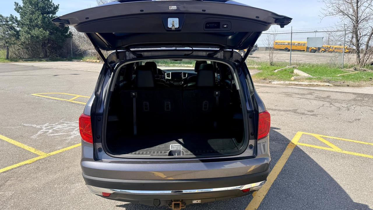 2017 Honda Pilot Touring Photo