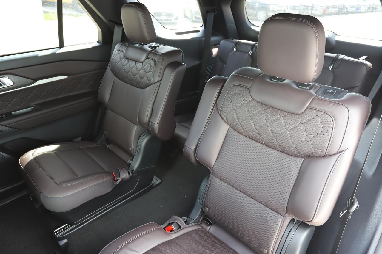 2026 Ford Explorer Platinum 4WD Photo