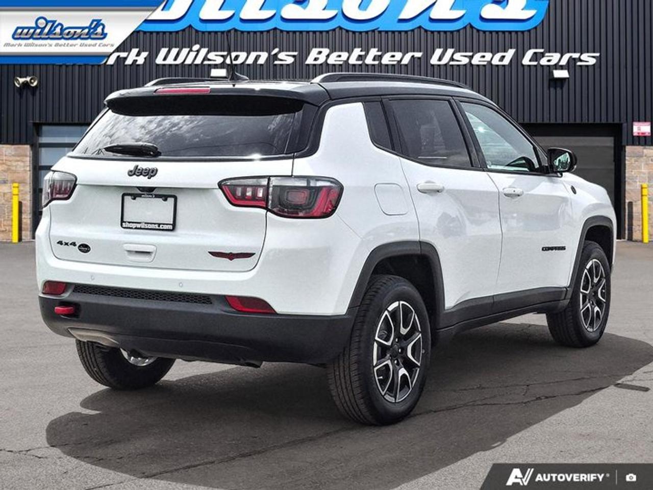 2024 Jeep Compass Trailhawk 4X4 | Sunroof | Leather | Nav | Remote Start | Heated Wheel + Seats | CarPlay | and More ! Photo4