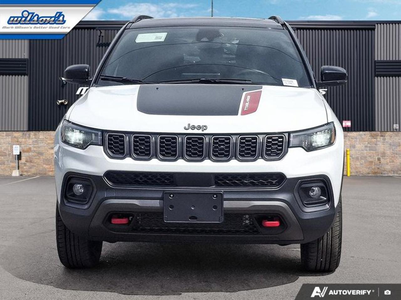 2024 Jeep Compass Trailhawk 4X4 | Sunroof | Leather | Nav | Remote Start | Heated Wheel + Seats | CarPlay | and More ! Photo