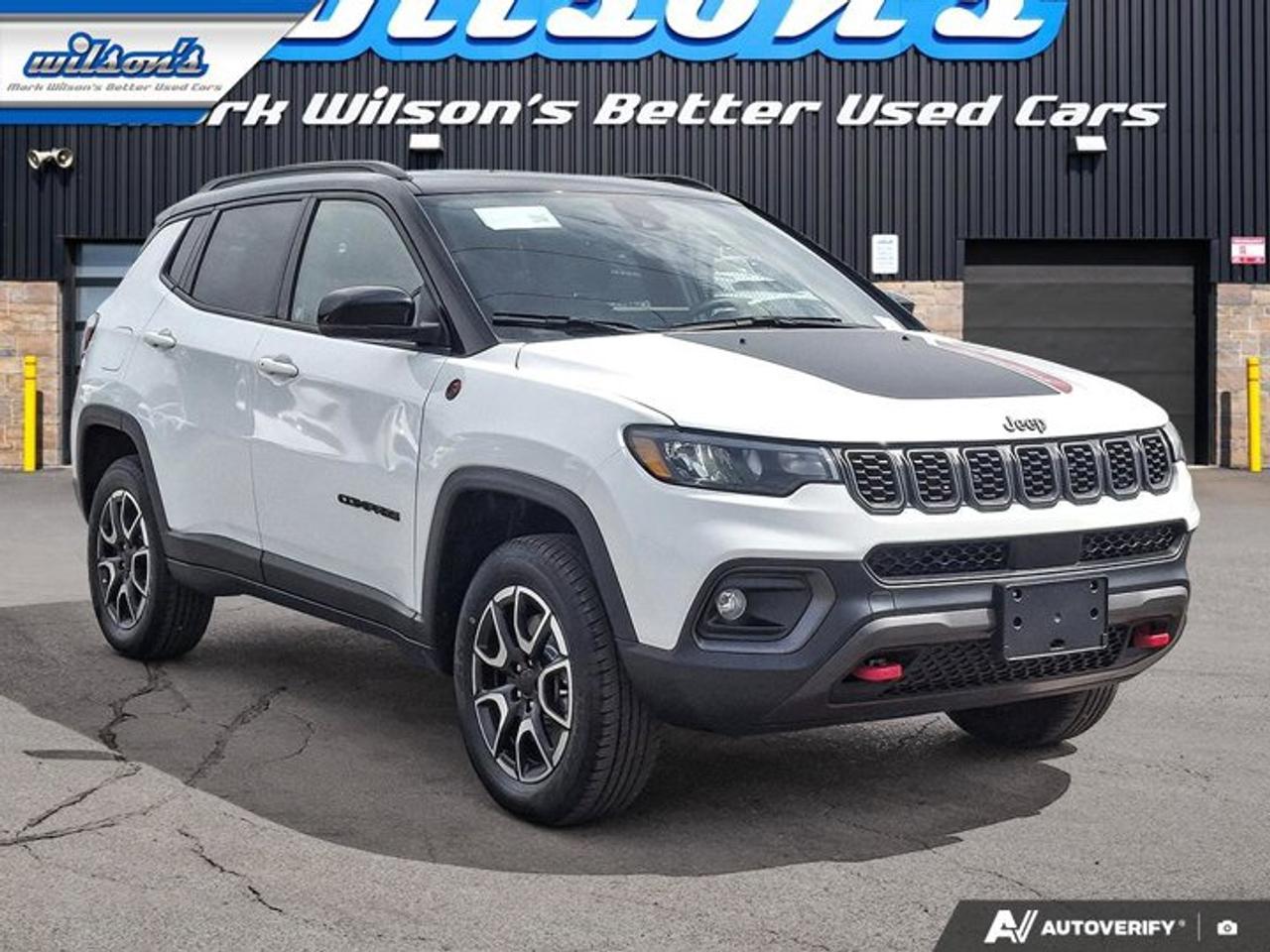 2024 Jeep Compass Trailhawk 4X4 | Sunroof | Leather | Nav | Remote Start | Heated Wheel + Seats | CarPlay | and More ! Photo
