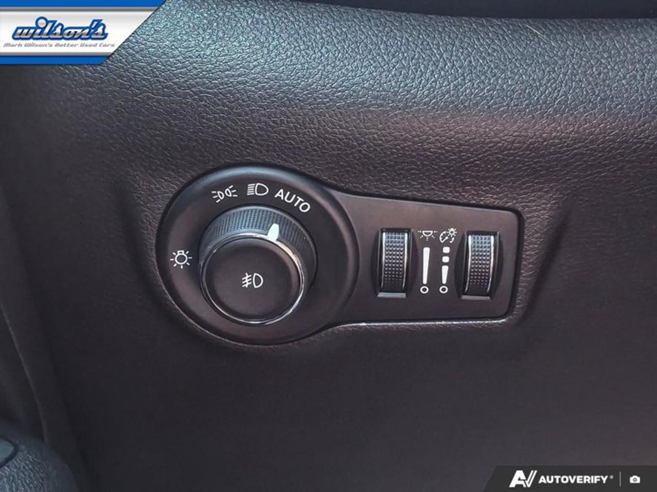 2024 Jeep Compass Trailhawk 4X4 | Sunroof | Leather | Nav | Remote Start | Heated Wheel + Seats | CarPlay | and More ! Photo