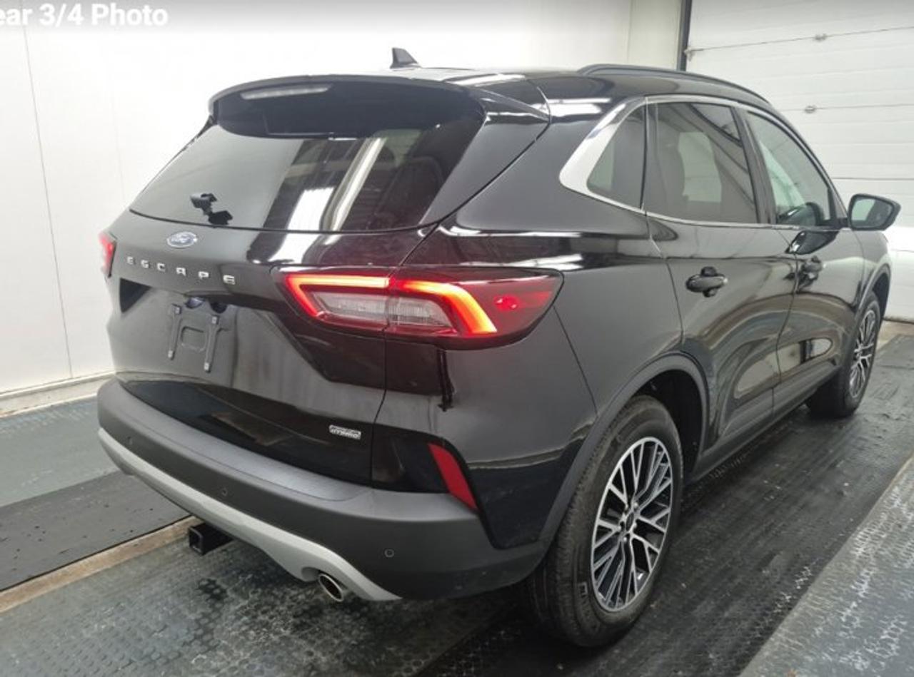 2025 Ford Escape PHEV | Premium PKG | Leather | Pano Sunroof | 360 Cam | Premium Audio | Wireless Charging | Photo