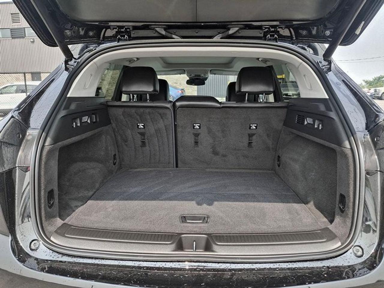 2025 Buick Envision Sport Touring | Pano Roof | Leather | Heated Seats + Steering | Remote Start | and More ! Photo