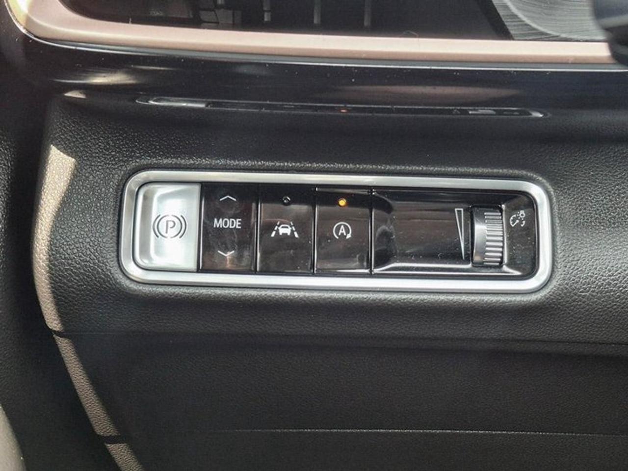 2025 Buick Envision Sport Touring | Pano Roof | Leather | Heated Seats + Steering | Remote Start | and More ! Photo