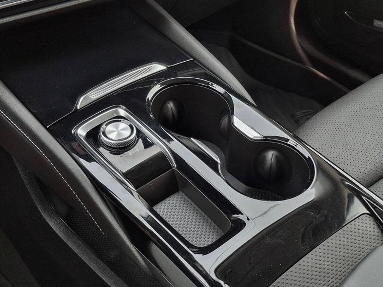 2025 Buick Envision Sport Touring | Pano Roof | Leather | Heated Seats + Steering | Remote Start | and More ! Photo
