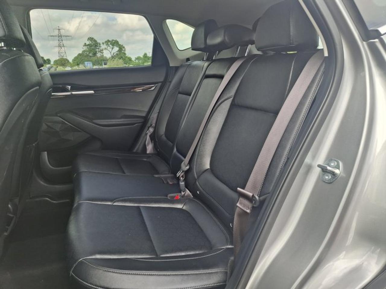 2025 Kia Seltos EX AWD | Leather | Sunroof | Heated Wheel + Seats | CarPlay + Android | Rear Camera | and More ! Photo