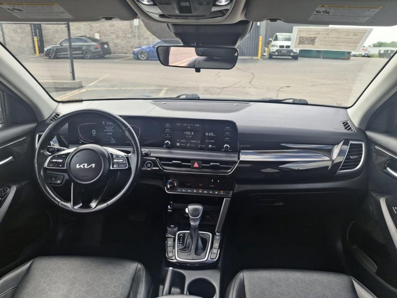 2025 Kia Seltos EX AWD | Leather | Sunroof | Heated Wheel + Seats | CarPlay + Android | Rear Camera | and More ! Photo