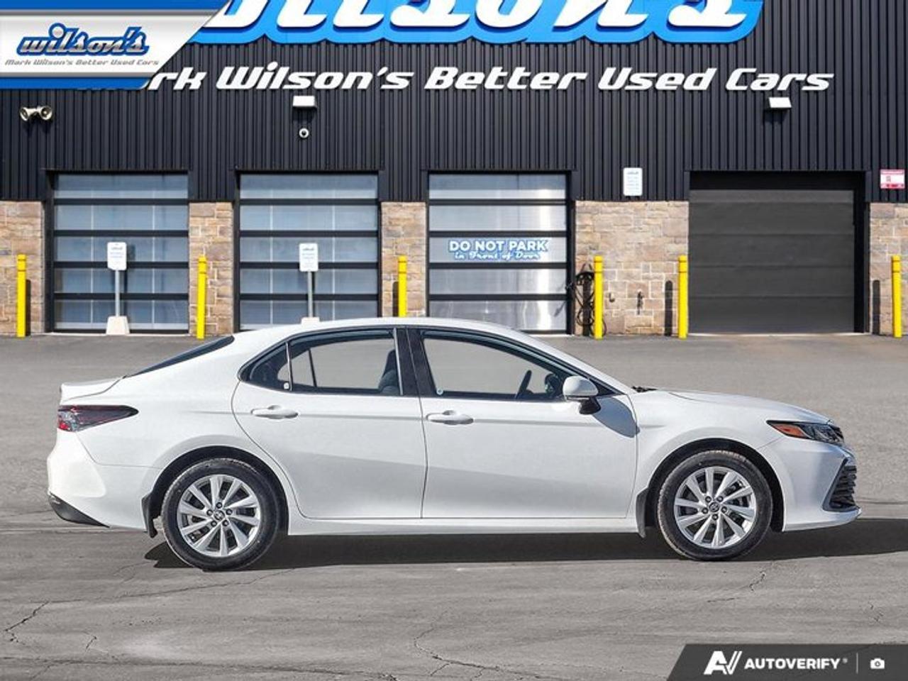 2024 Toyota Camry Hybrid LE | Heated Seats | Radar Cruise | Power Seat | CarPlay + Android | Rear Camera | and More ! Photo4