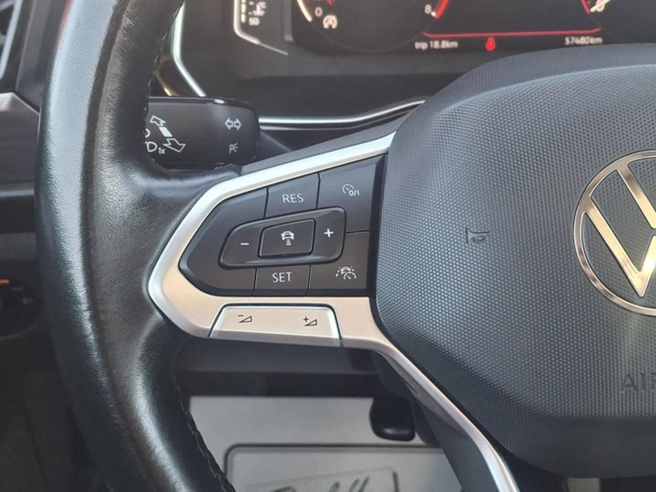 2023 Volkswagen Jetta Highline | Leather | Sunroof | Nav | Beats Audio | Heated Seats | Power Seat | and More ! Photo