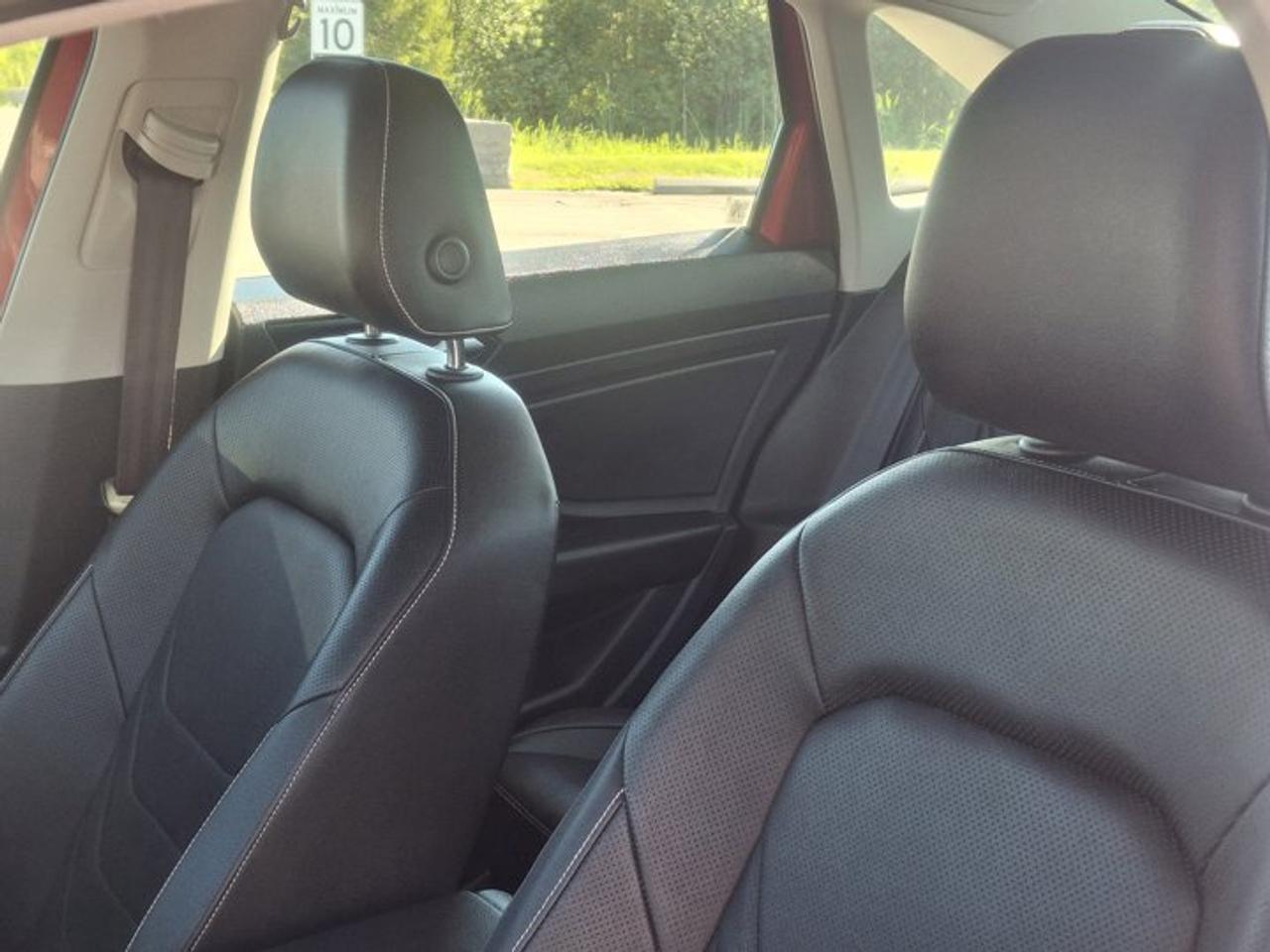 2023 Volkswagen Jetta Highline | Leather | Sunroof | Nav | Beats Audio | Heated Seats | Power Seat | and More ! Photo