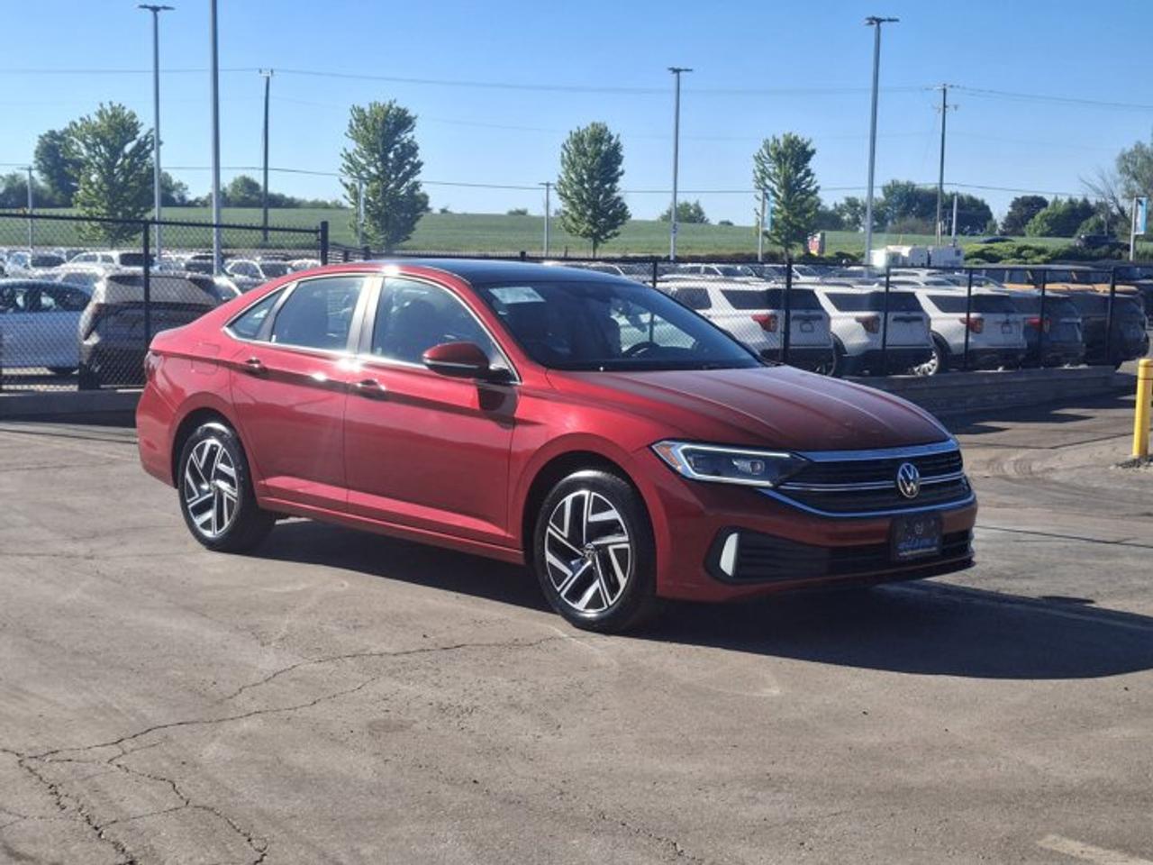 2023 Volkswagen Jetta Highline | Leather | Sunroof | Nav | Beats Audio | Heated Seats | Power Seat | and More ! Photo