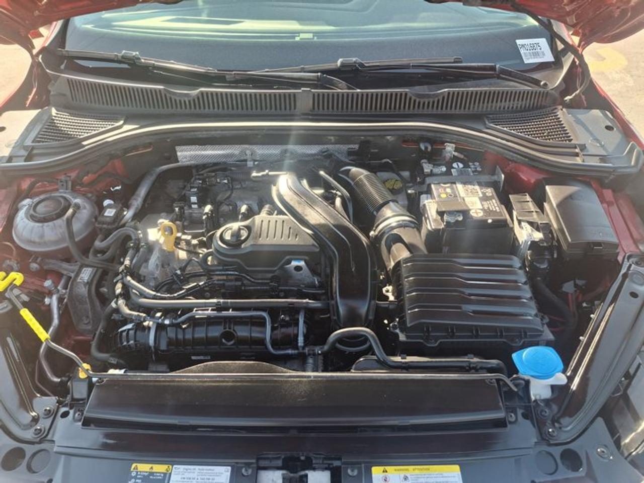 2023 Volkswagen Jetta Highline | Leather | Sunroof | Nav | Beats Audio | Heated Seats | Power Seat | and More ! Photo