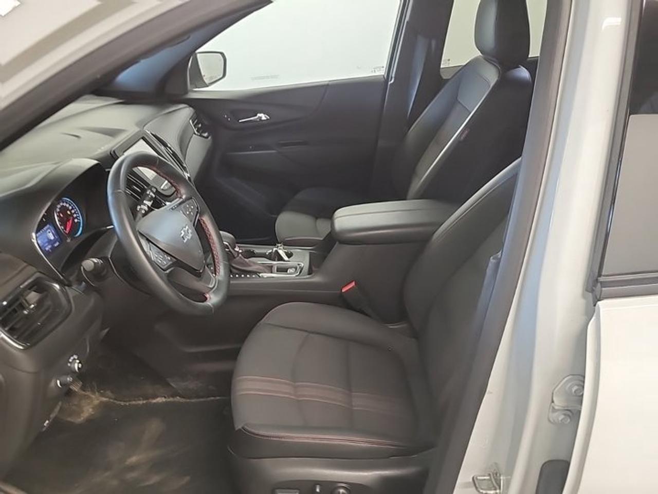 2024 Chevrolet Equinox RS AWD | Pano Roof | Heated Seats | Power Liftgate | Remote Start | CarPlay | Keyless Entry & More ! Photo